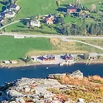 2 Bedroom Cozy In Straumgjerde Tatil Evi