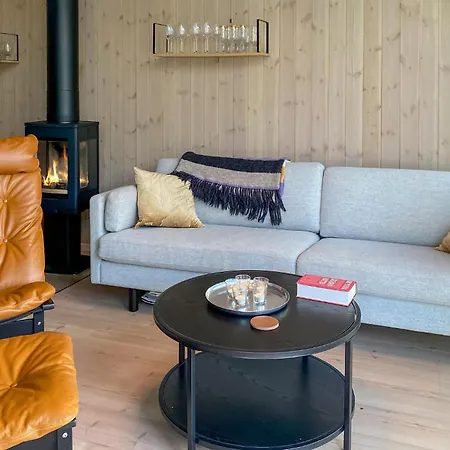 Feriehus 1 Bedroom Gorgeous Home In Straumgjerde *
