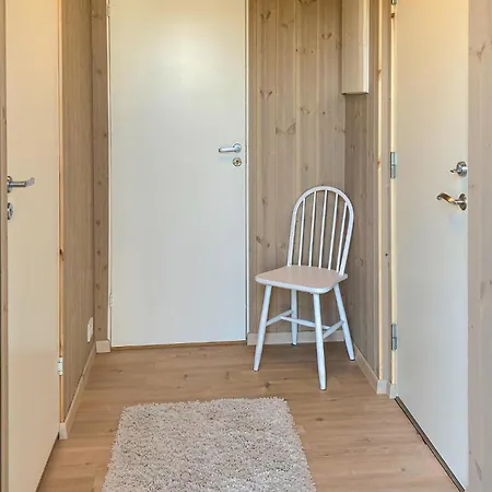 1 Bedroom Gorgeous Home In Straumgjerde Feriehus