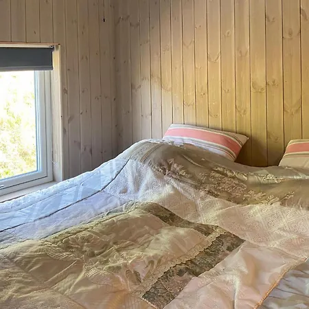 1 Bedroom Gorgeous Home In Straumgjerde * Riksheim